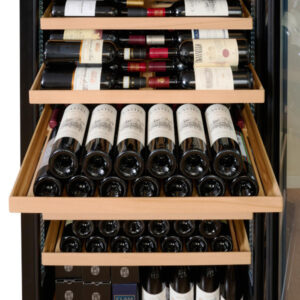 מקרר יין מתקדם עם מדפי עץ נשלפים עד 300 בקבוקים SU-300B